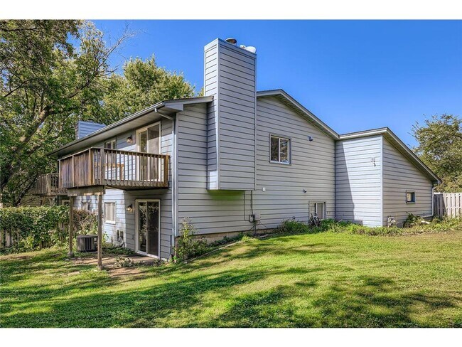 Building Photo - 5525 Lindsay St