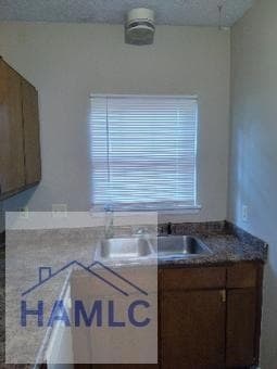 Building Photo - 1065 Kelly Dr