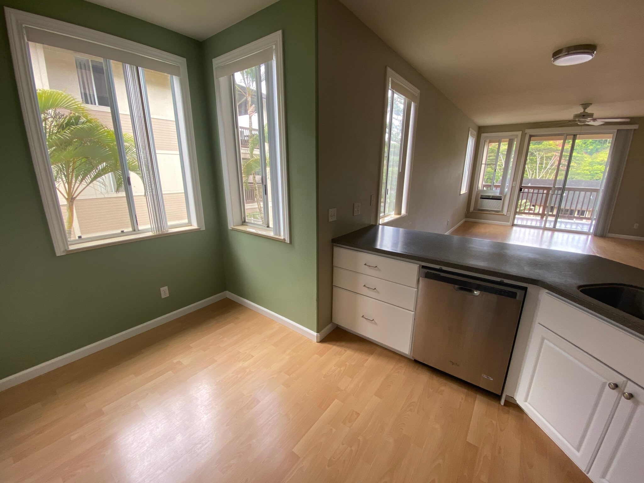 Kitchen Nook - 95-976 Wikao St