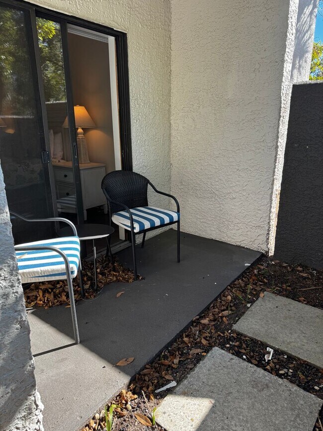 Building Photo - Remodeled First Floor Ocean Walk Condo- Furnished