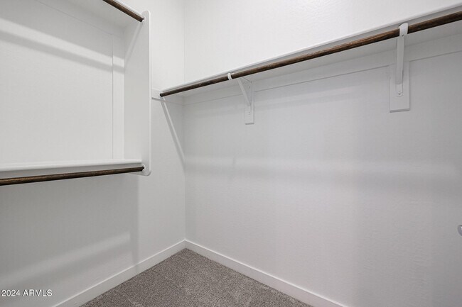 Building Photo - 7702 W Jackrabbit Ln