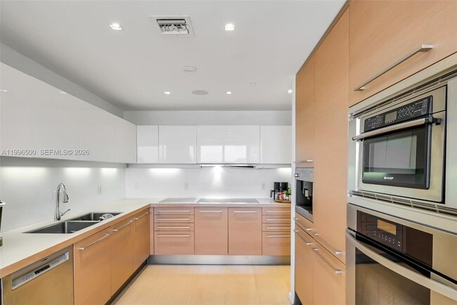 Building Photo - 151 Crandon Blvd