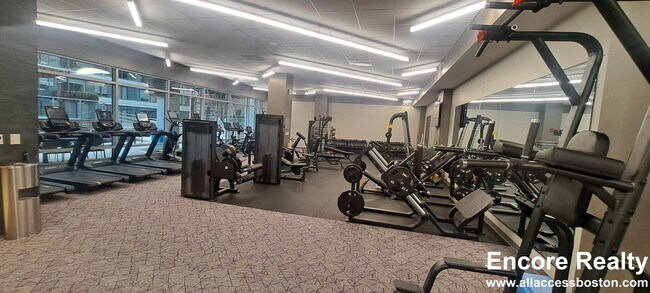 Building Photo - 665 Washington St