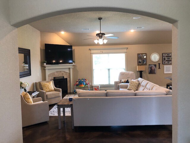 Building Photo - 3625 W Mountain View Dr