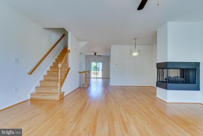 Building Photo - 6155 Early Autumn Dr