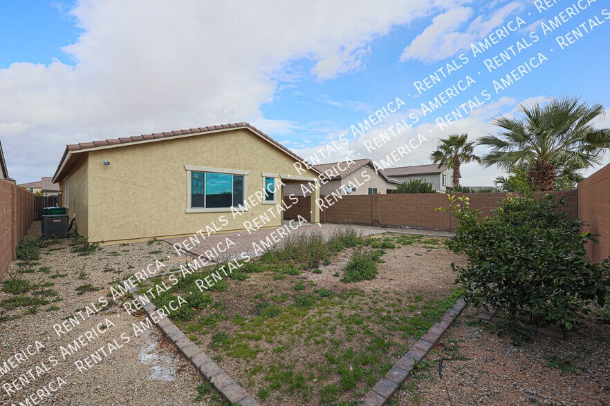 Building Photo - 41587 W Anne Ln