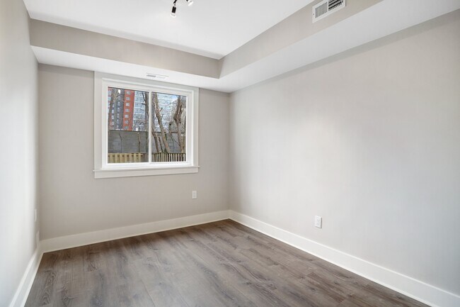 Building Photo - 1526 2nd St SW