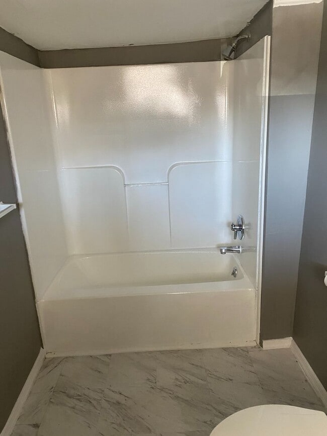 Building Photo - Single Family Home, Valley View School District, Gas heat, Private off Street Parking