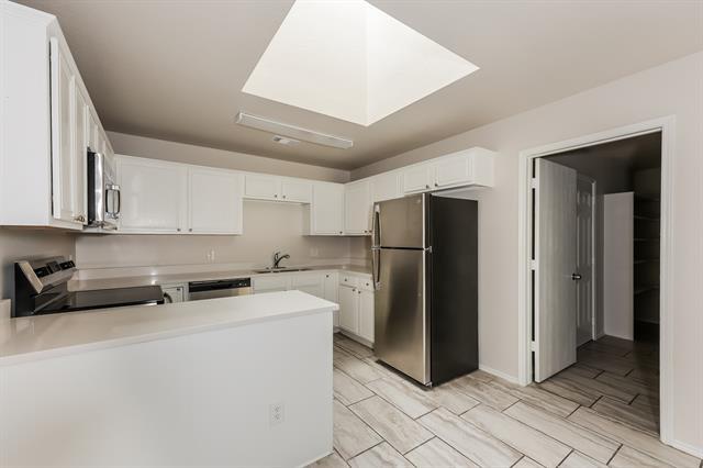 Building Photo - 204 Meadowbrooke Dr