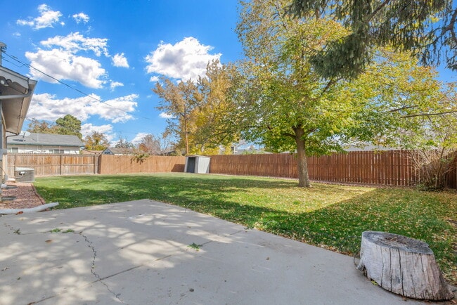 Building Photo - 1230 S Pierce St