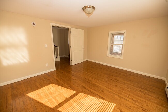 Building Photo - 416 Hancock St