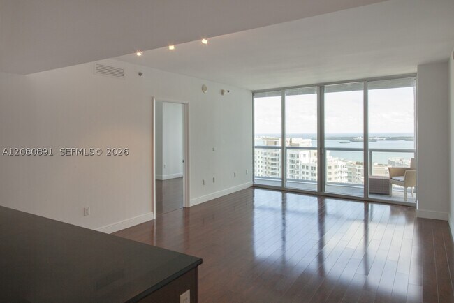 Building Photo - 475 Brickell Ave