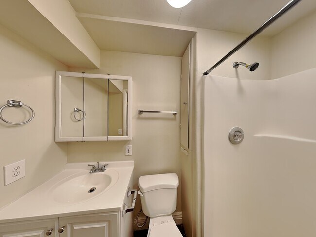 Building Photo - 5319 Rockhampton Cir