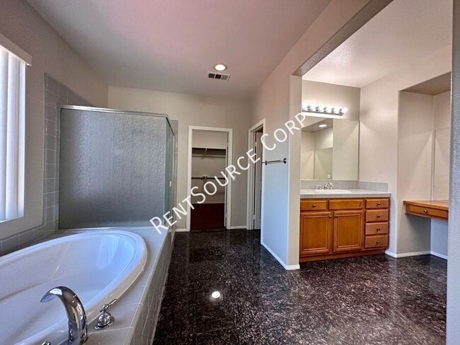 Building Photo - 28479 Falcon Crest Dr