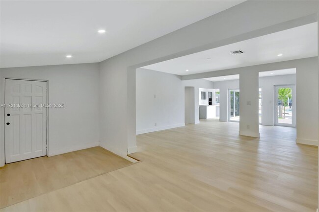 Building Photo - 1720 SW 23rd Ave