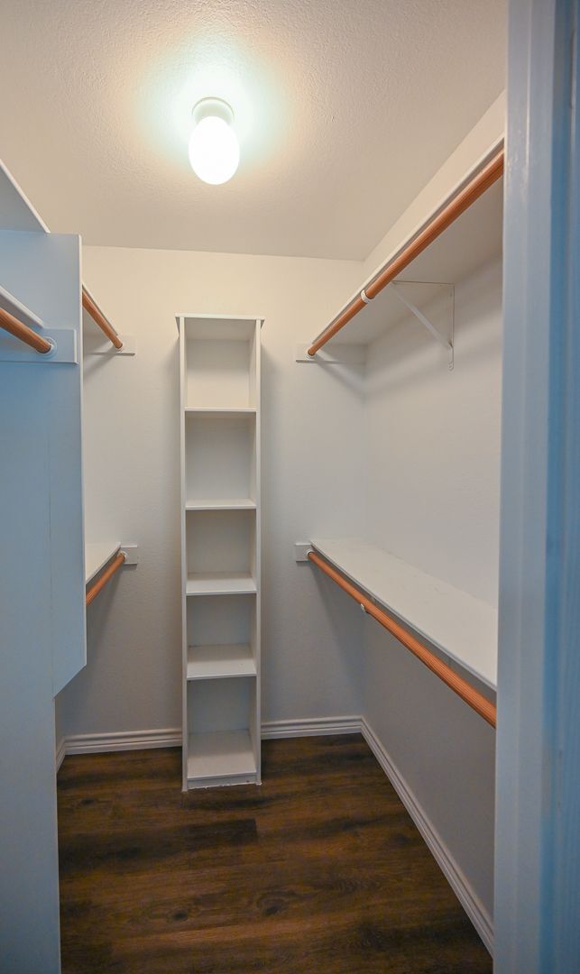 Building Photo - Cozy 3 Bedroom 2 Bath beautiful brick home...
