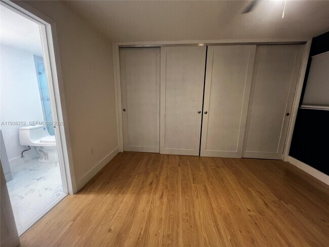 Building Photo - 3522 SW 25th St