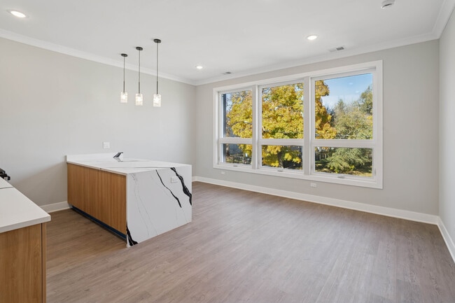 Building Photo - 4839 W Huron St