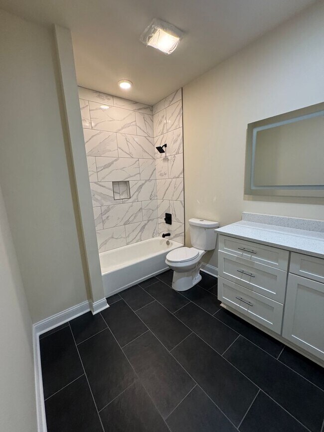 Building Photo - New 3 bed, 3.5 bath home across the Street from Meharry.  Modern upgraded kitchen and bathrooms. ...