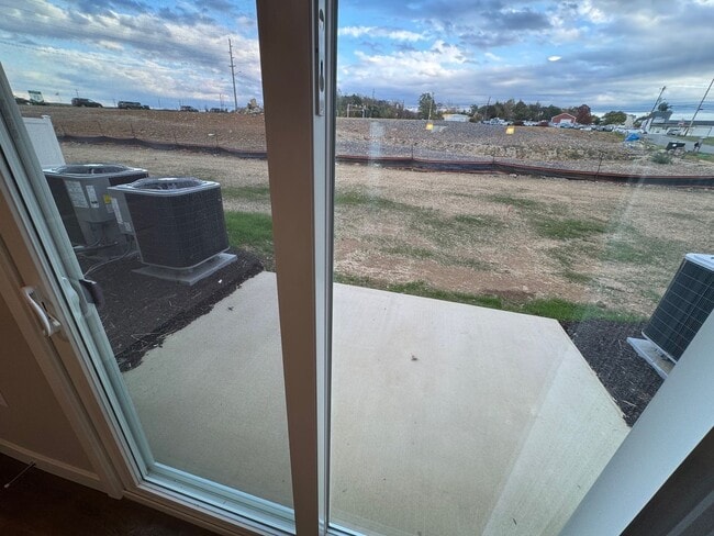 Building Photo - BRAND NEW HOME! 2 Suites with private baths