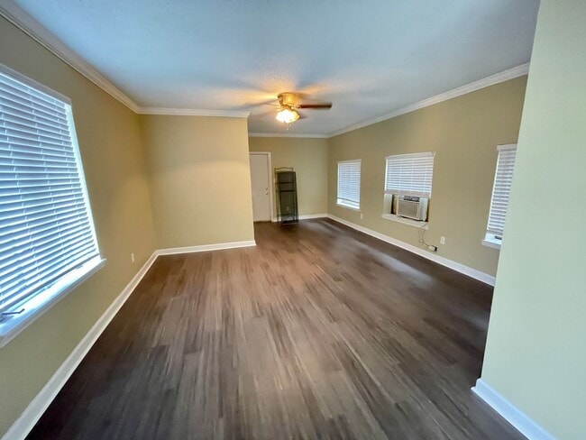 Building Photo - 6300 Creel Rd