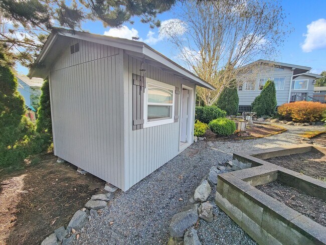 Building Photo - Out of this world home on Juniper Street in Milton