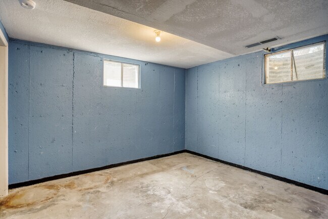Building Photo - 377 Depew St