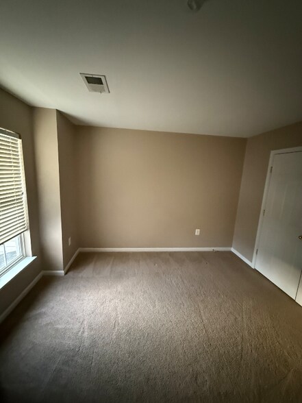 Building Photo - 144 Executive Cir