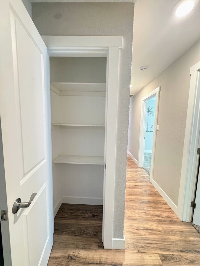 Building Photo - 2125 Athene Dr