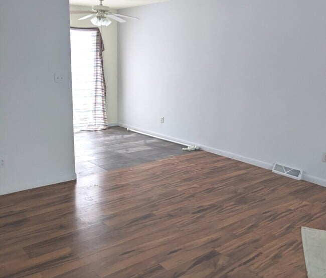 Building Photo - 423 Grand Blvd