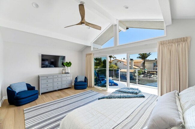 Building Photo - 3810 W Hemlock St