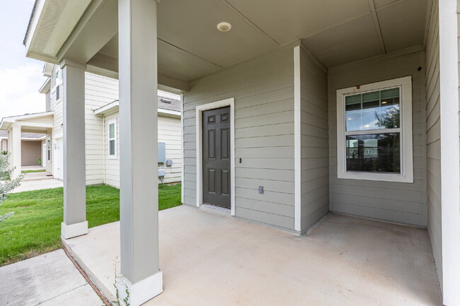 Building Photo - 141 Rubrum Rd