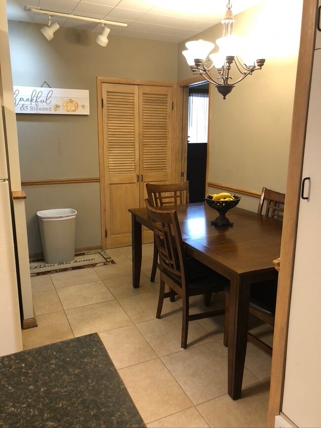 Building Photo - 10321 W North Ave