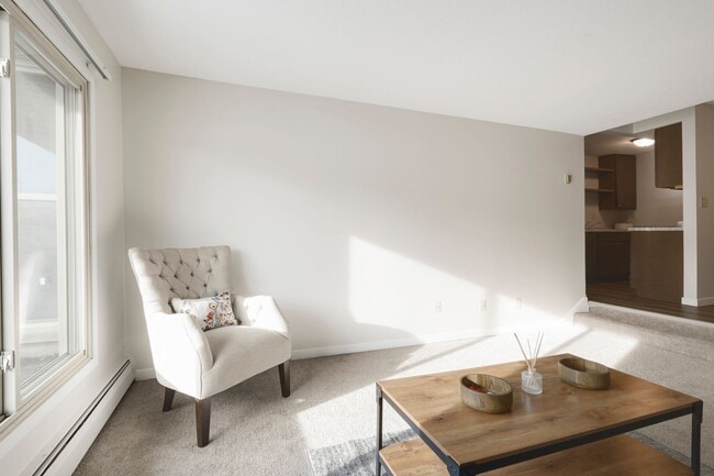 Interior Photo - Lakewood Isles