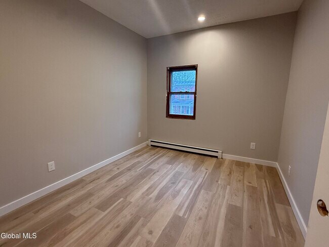 Building Photo - 38 State St