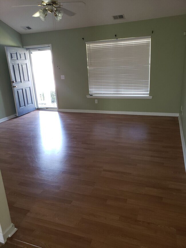 Building Photo - 3BR/2BA house