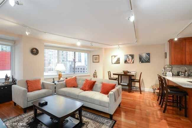 Building Photo - 211 E Ohio St