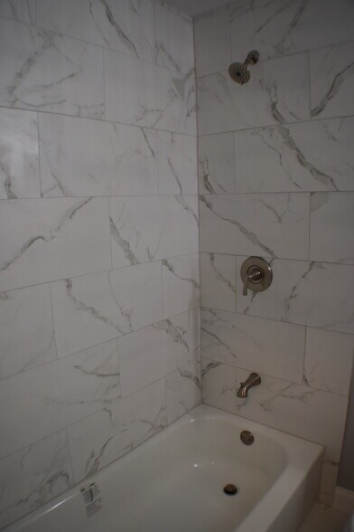 Building Photo - 2816 Beaverwood Dr