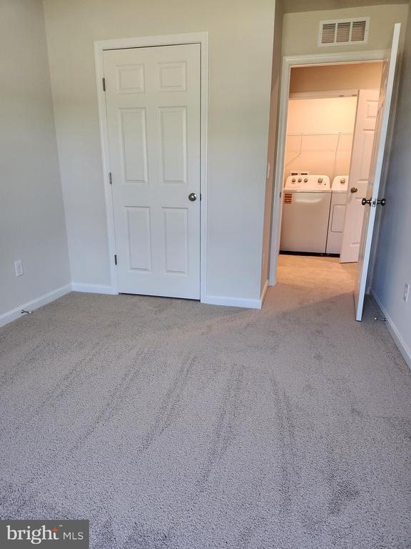 Building Photo - 115 Rae Ct