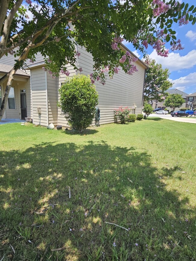 Building Photo - 416 Sunnybrook Ln
