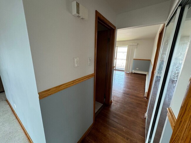 Building Photo - 3014 W 59th St