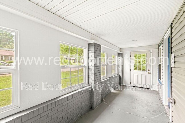 Building Photo - 3340 N Sherman Dr