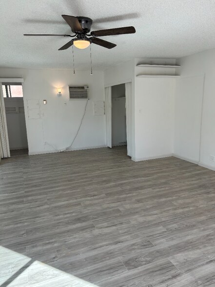 Building Photo - 633 N Orchard Dr