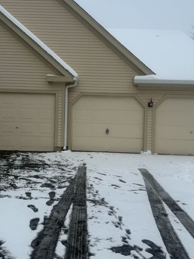 Building Photo - 205 Glasgow Ln