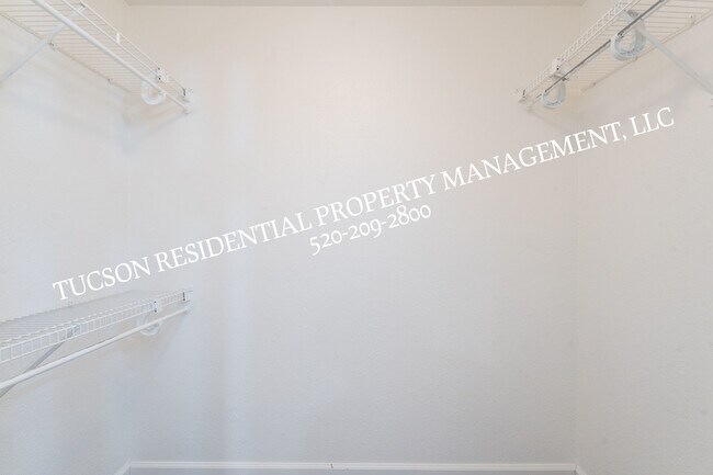 Building Photo - 6651 N Campbell Ave