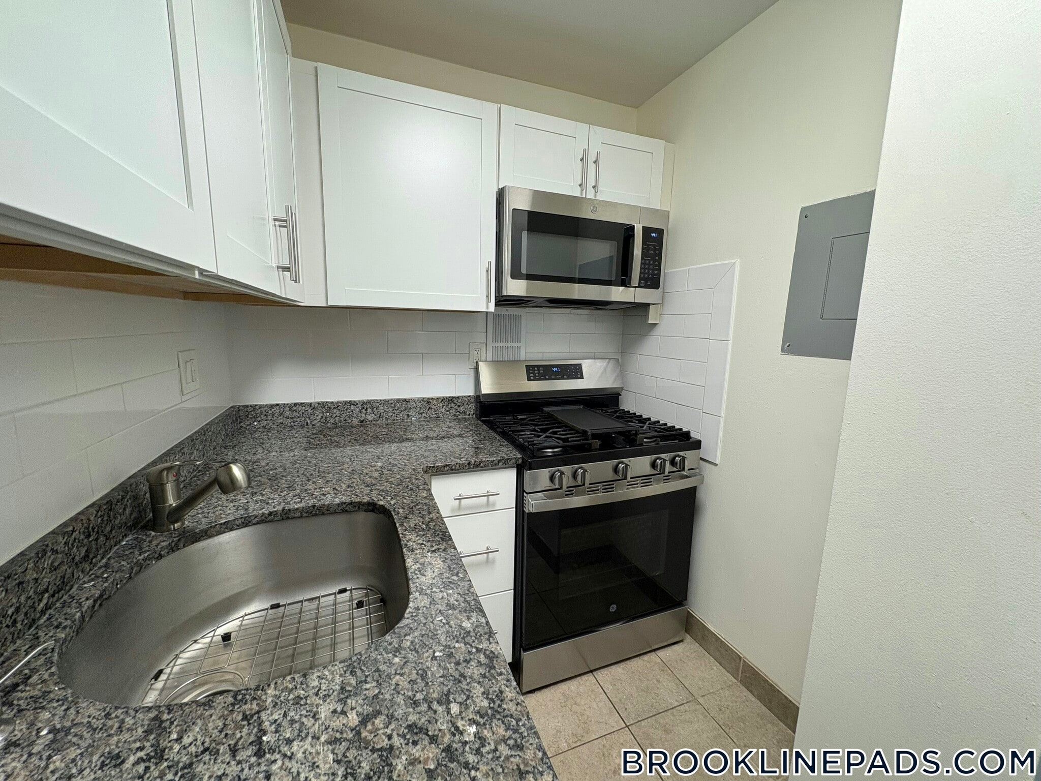 Building Photo - 175 Freeman St