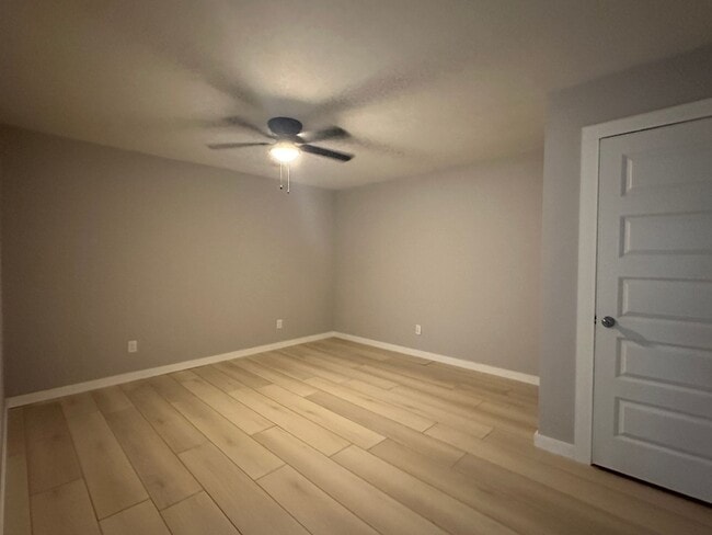 Building Photo - Ready for move in