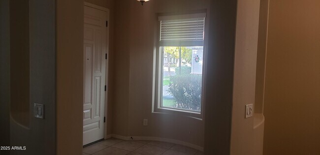 Building Photo - 3751 E Palo Verde St