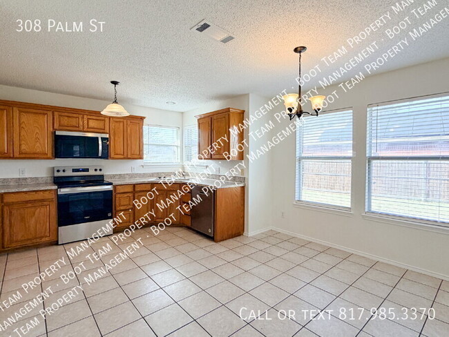 Building Photo - 308 Palm St