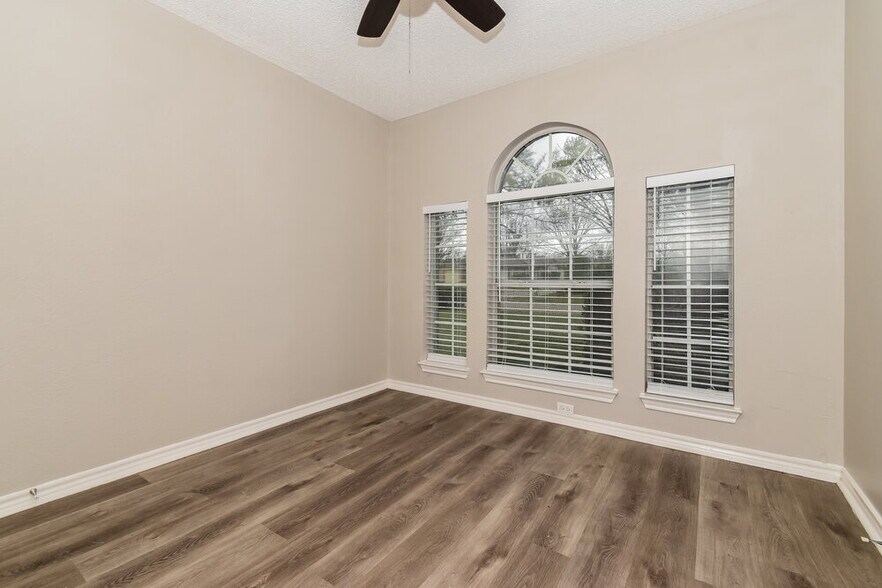 Building Photo - 117 Brockway Dr